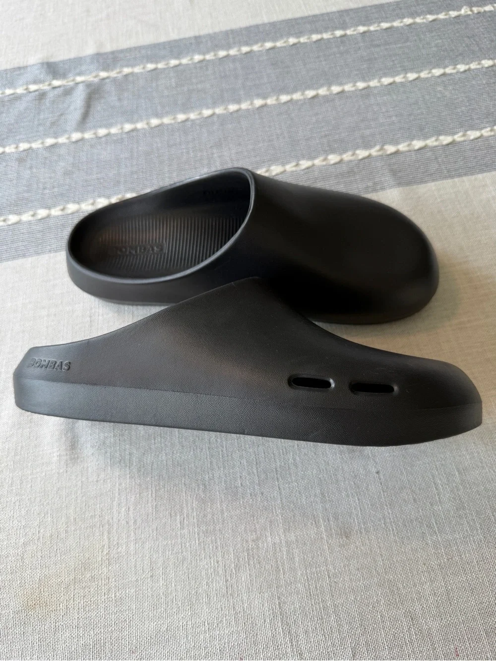 Bombas Friday Clogs Slip-On Comfort Black Size 11